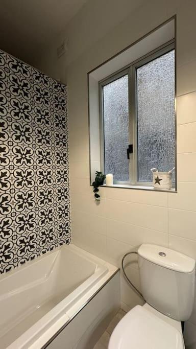 Modern Seaview-2 Min From